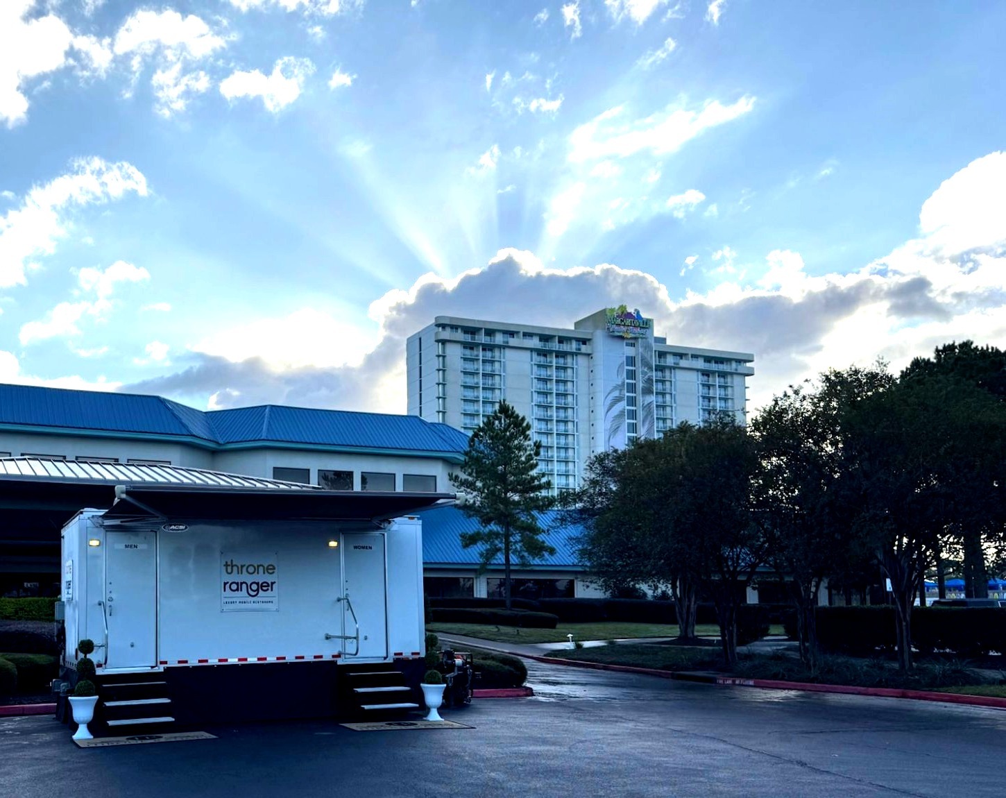 Queen Luxury Restroom Trailer at Beaumont Hotel
